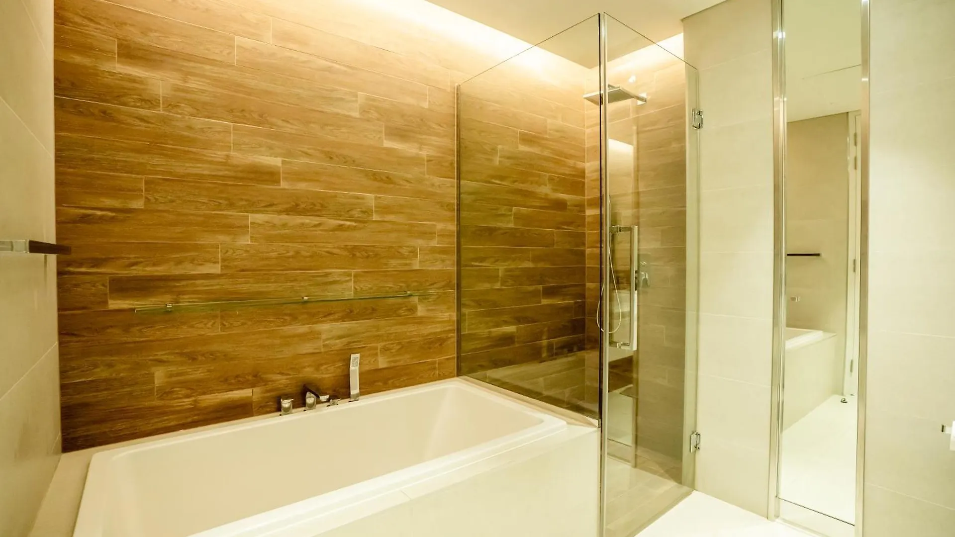 Nasma Luxury Stays - Gorgeous Waterfront Apt With Incredible Sea Views Dubai Apartment