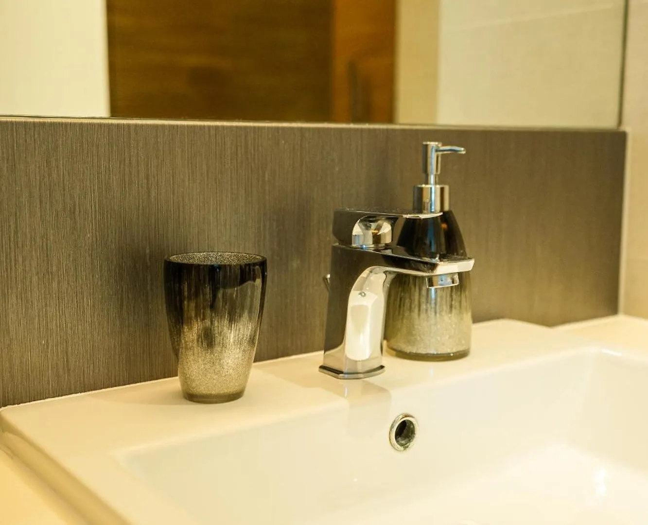 Nasma Luxury Stays - Gorgeous Waterfront Apt With Incredible Sea Views Dubai 0*,  United Arab Emirates